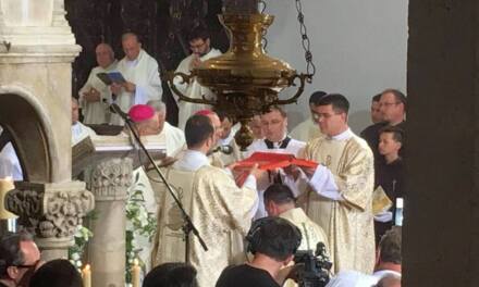 [FOTO] Biskupsko ređenje u Hvaru
