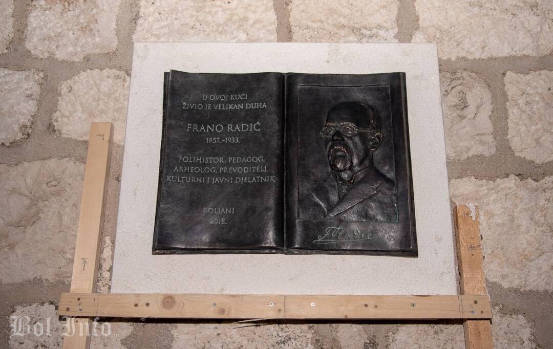 Postavljena spomen ploča Frani Radiću u Vužića kali