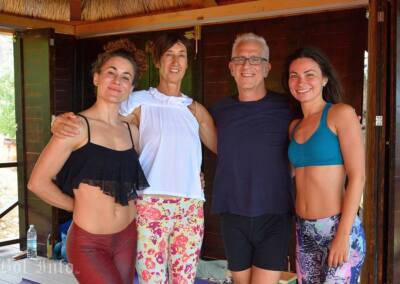 Svjetski poznati učitelji yoge Desi Springer i John Friend u Bolu: vaše plaže su među najljepšima na svijetu!