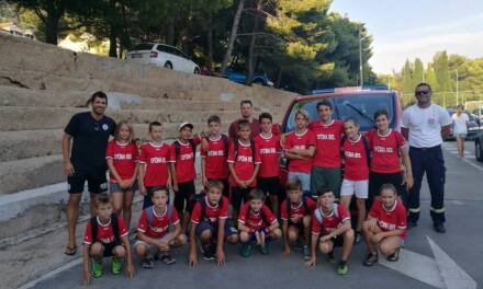 Škola nogometa u gostima u Sutivanu