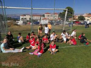 Škola nogometa Bol na gostovanju u Postirima