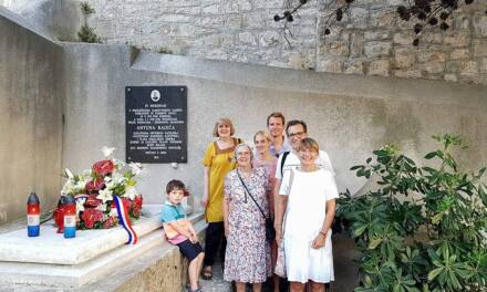 Bolski načelnik Ante Radić dobio svoju spomen ploču na Mjesnom groblju