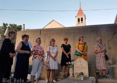 Bolski načelnik Ante Radić dobio svoju spomen ploču na Mjesnom groblju