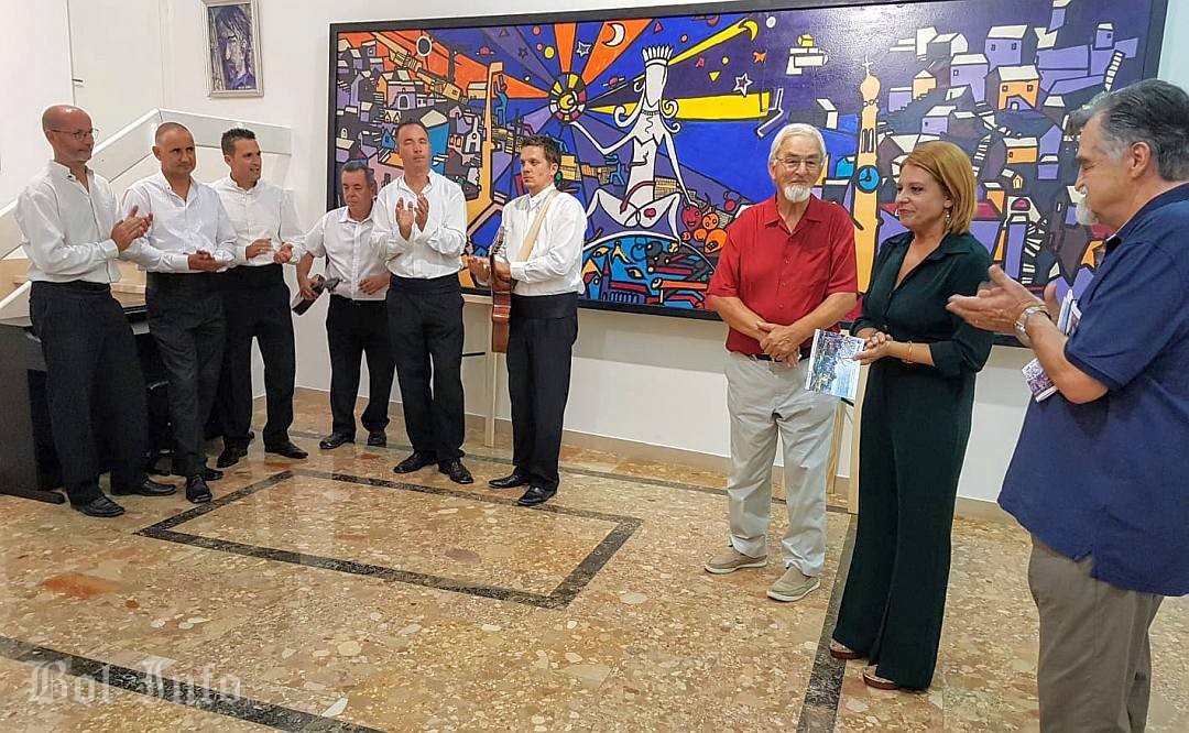 Otvorena izložba bračkog slikara Roka Matjašića u prepunom Domu kulture